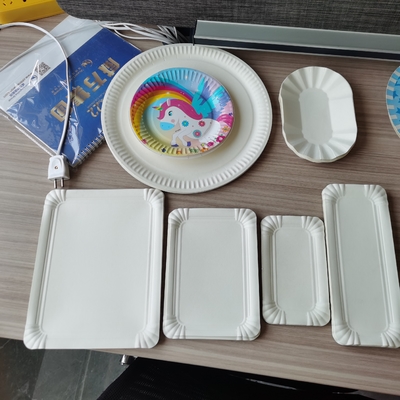 desain Mesin Piring Kertas bentuk yang berbeda dari piring cangkir kertas warna-warni bahan yang berbeda dengan film dengan lapisan pla pe