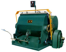 Mesin Emboss Motor 11KW Ukuran 1800 * 1280 ≤50m Mesin Lekukan Panjang Blade
