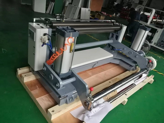 Mesin Slitting Rewinder Pemotongan Lembar Daya 4.0KW 800mm Dengan Layar Sentuh PLC