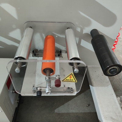 Mesin Cetak Flexo Berkecepatan Tinggi untuk Efisiensi Maksimum ， Warna Pencetakan adalah whitle, Tape, kertas Kraft, tinta