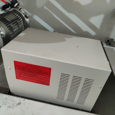 Mesin Cetak Flexo Berkecepatan Tinggi untuk Efisiensi Maksimum ， Warna Pencetakan adalah whitle, Tape, kertas Kraft, tinta