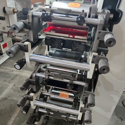 250mm Panjang 180mm Lebar Mesin Pencetakan Flekso Kecepatan Tinggi 5-60m/menit Kecepatan 0.15mm Keakuratan