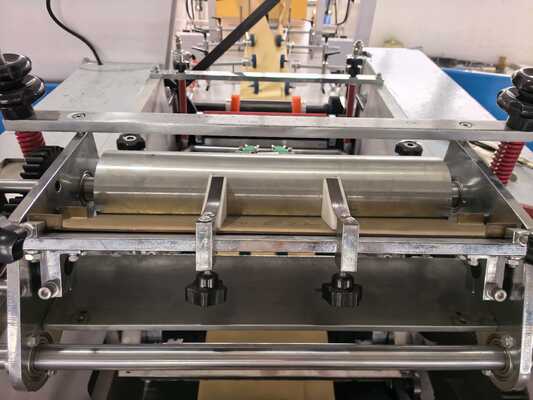 CMYK Flexo Printer Mesin pembuatan tas belanja kertas 50Hz 60Hz Sumber daya total daya 15 KW Cocok untuk kemasan skala besar