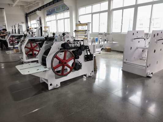 CMYK Flexo Printer Mesin pembuatan tas belanja kertas 50Hz 60Hz Sumber daya total daya 15 KW Cocok untuk kemasan skala besar
