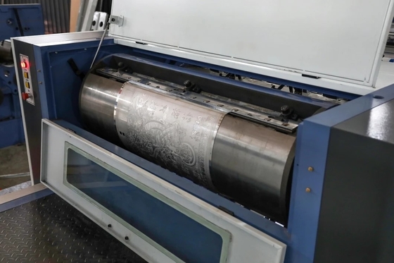 Mesin Micro Emboss 220V 380V 440V 415V Mesin Embossing Logam Otomatis